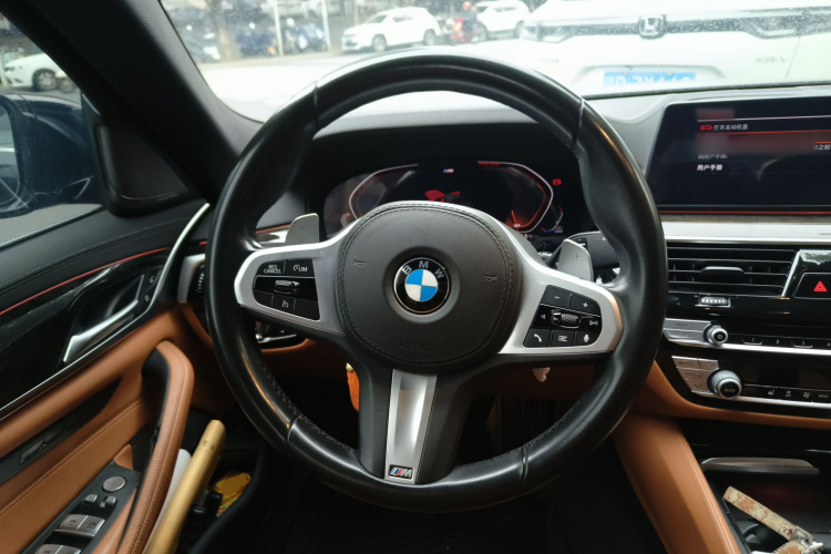 宝马5系 2020款 530Li 领先型 M运动套装中控内饰13