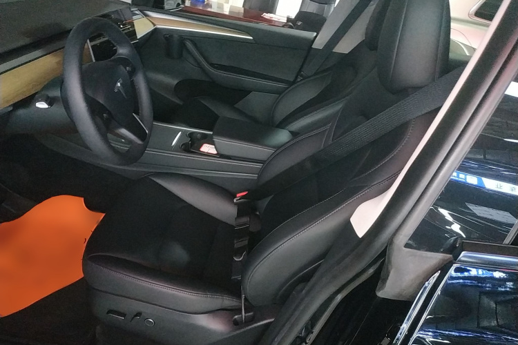 特斯拉 Model Y 2022款 改款 后轮驱动版中控内饰19