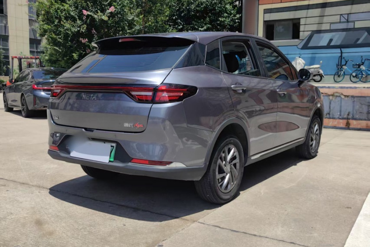 哪吒汽车 哪吒AYA 2023款 318 Lite车身外观6006