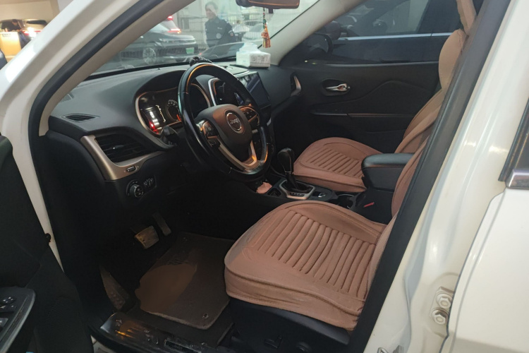 Jeep 自由光 2016款 2.4L 领先版局部细节19