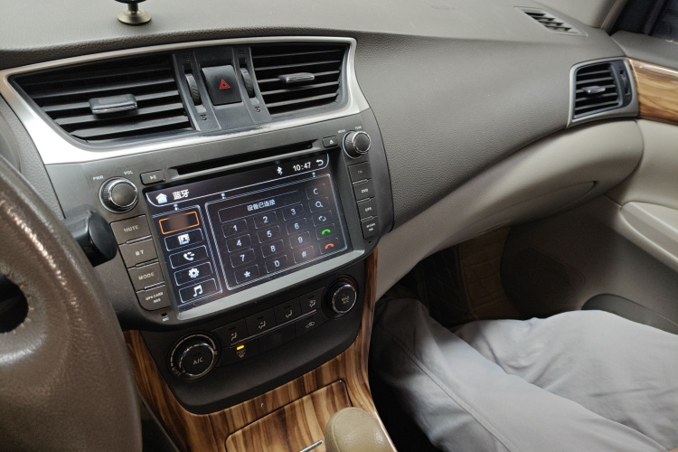 日产 轩逸 2012款 1.6XL CVT豪华版局部细节16