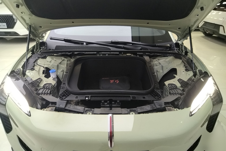 红旗EH7 2024款 690 Pro荣耀版机舱底盘24