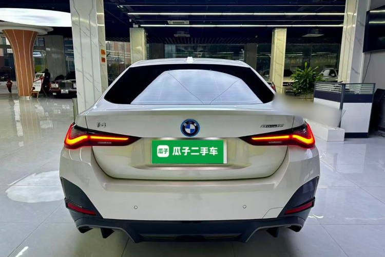 宝马i4 2023款 eDrive35车身外观6