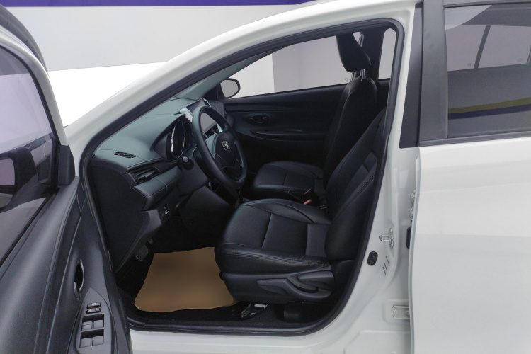 丰田 威驰FS 2019款 1.5L CVT锋驰版中控内饰19