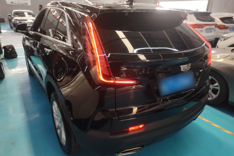 凯迪拉克XT4 2018款 28T 两驱技术型车身外观4