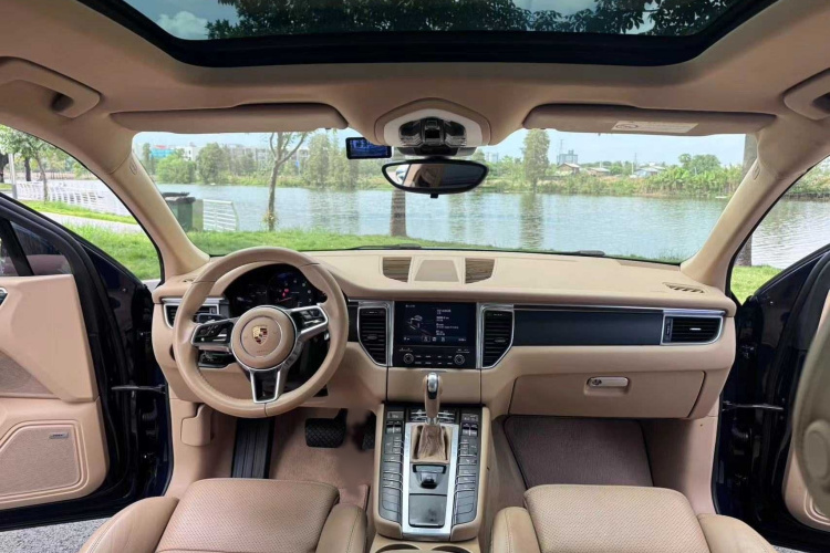 保时捷 2017款  Macan 2.0T中控内饰7002