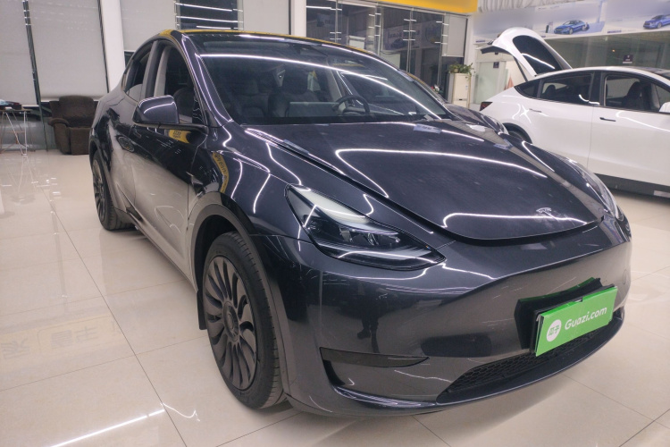 特斯拉 Model Y 2024款 后轮驱动版车身外观3