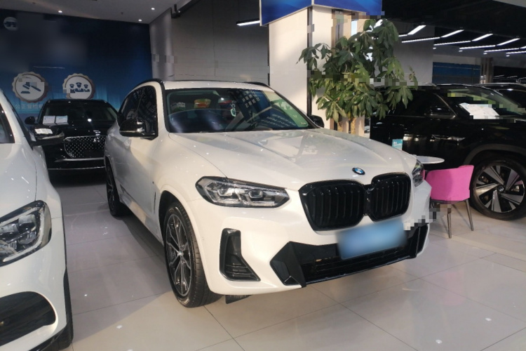 宝马X3 2022款 改款二 xDrive30i 领先型 M曜夜套装车身外观3