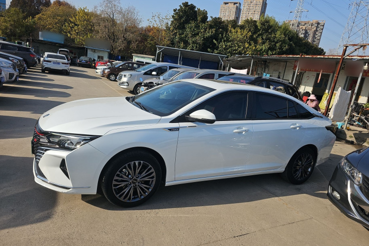 东风风神 奕炫MAX 2023款 1.5T 超能型爸版车身外观4