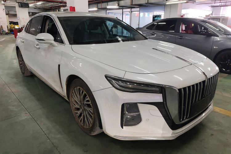 红旗H5 2023款 2.0T 自动智联旗畅版车身外观3