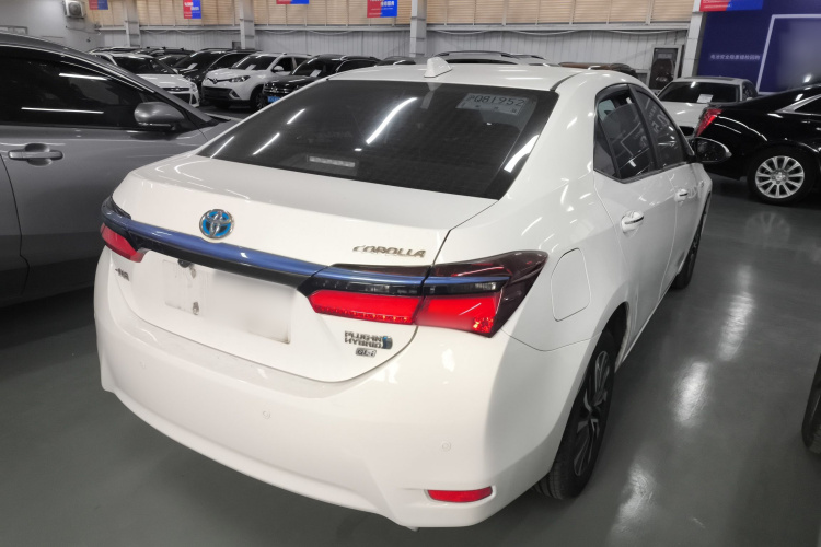 丰田 卡罗拉双擎E+ 2019款 1.8L E-CVT领先版车身外观7