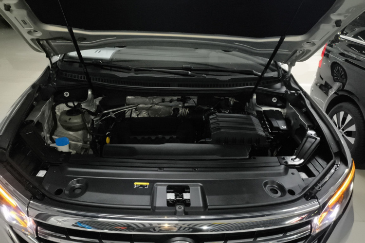 大众 威然 2023款 改款 380TSI 尊贵版机舱底盘24