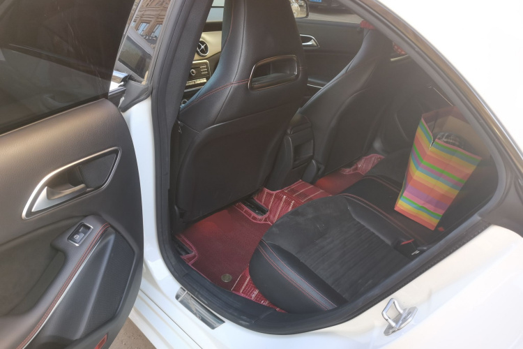 奔驰CLA 2017款 CLA 220 4MATIC中控内饰21