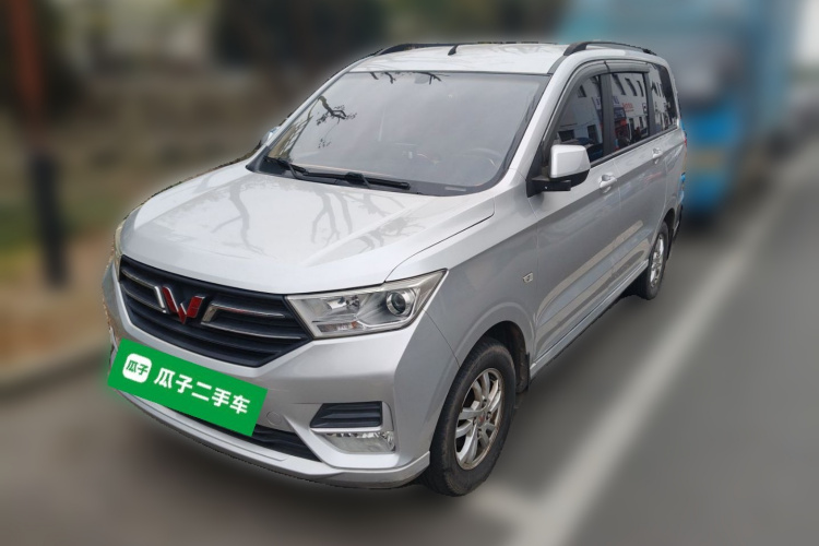 五菱汽车 五菱宏光 2018款 1.5L S舒适型L2B车身外观1