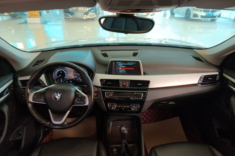 宝马X1 2019款 sDrive18Li 时尚型中控内饰7002