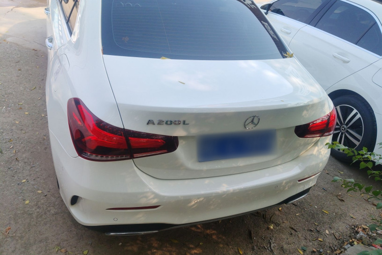 奔驰A级 2022款 A 200 L 运动轿车时尚型车身外观6004