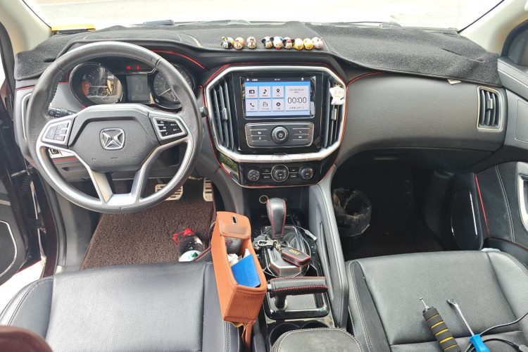 江铃 驭胜S350 2016款 2.0T 自动两驱汽油豪华天窗版7座中控内饰12