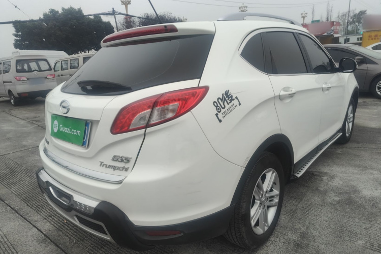 广汽传祺 传祺GS5 2014款 2.0L 自动两驱周年增值版车身外观7