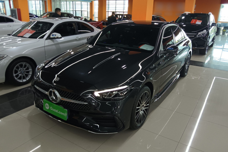 奔驰C级 2023款 改款 C 200 L 运动版车身外观1
