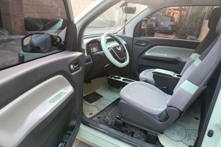 五菱汽车 宏光MINIEV 2021款 马卡龙时尚款 磷酸铁锂中控内饰7003