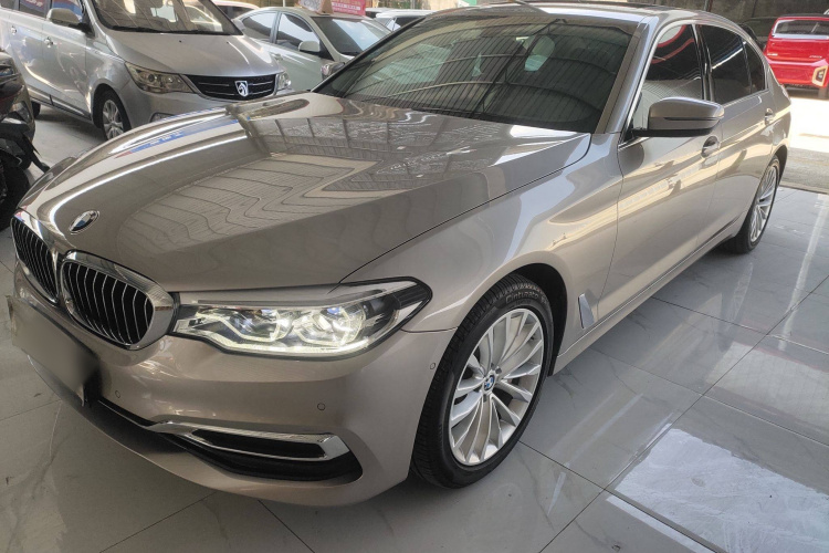 宝马5系 2020款 530Li 尊享型 豪华套装车身外观1