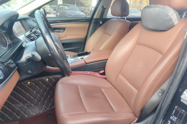 宝马5系 2017款 525Li 领先型中控内饰19