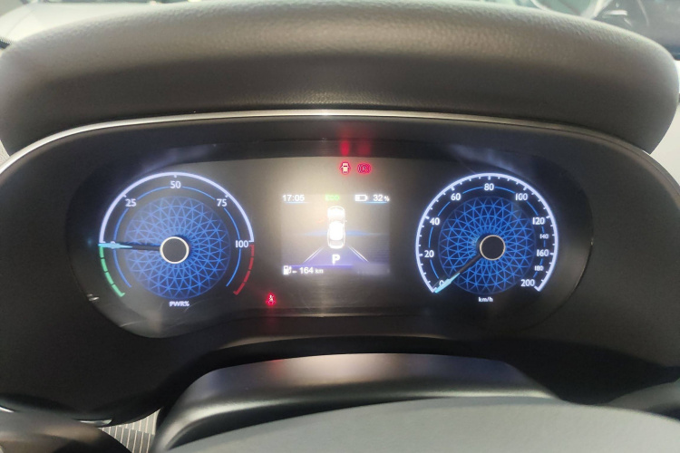 红旗E-QM5 2022款 431km 充电乐享版局部细节14