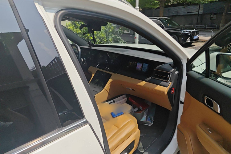 理想汽车 理想ONE 2021款 增程6座版局部细节9005