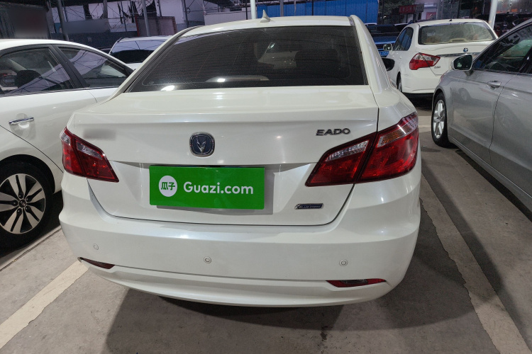 长安 逸动 2015款 1.6L 自动豪华型车身外观6