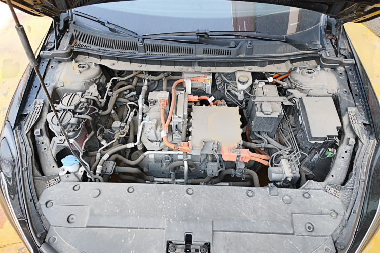 红旗E-QM5 2023款 改款 基础出行版机舱底盘24