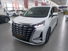 腾势D9 2022款 DM-i 970 四驱尊荣型