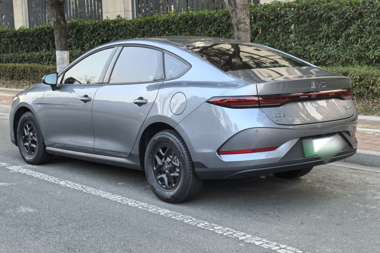 比亚迪 秦PLUS 2025款 DM-i 智驾版 55KM领先型车身外观6004