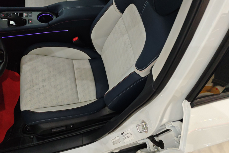 灵悉L 2025款 头号玩家版+超级加倍选装包中控内饰19