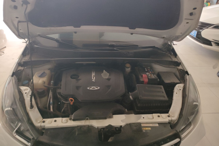 奇瑞 艾瑞泽5 2019款 改款PRO 1.5L 手动青春版 国VI机舱底盘24