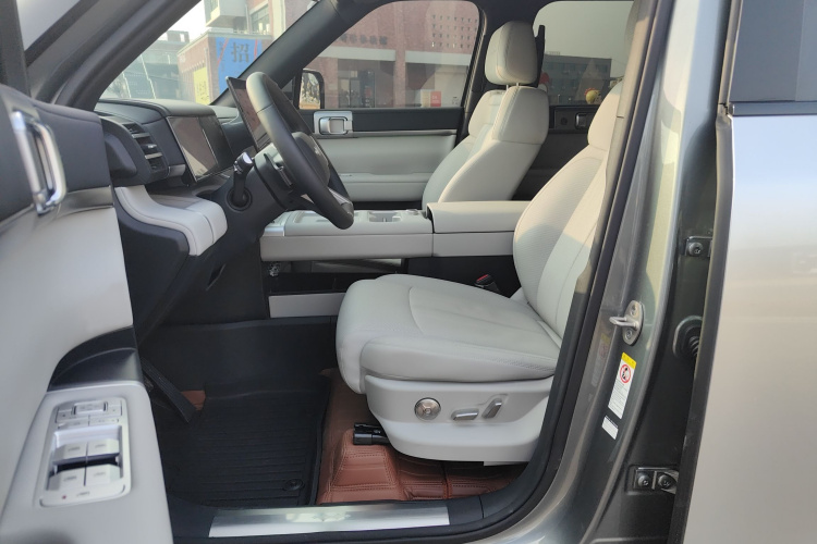 方程豹 钛7 2025款 190KM四驱Ultra版中控内饰7002