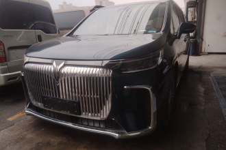 岚图汽车 岚图梦想家 2025款 PHEV 四驱旗舰鲲鹏版