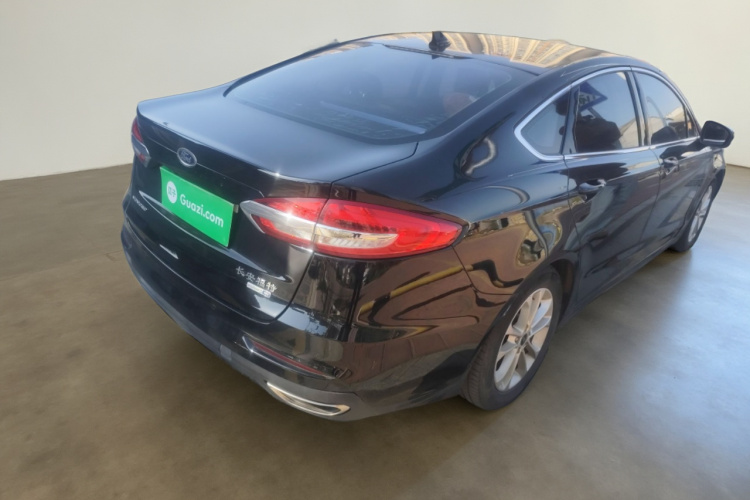 福特 蒙迪欧 2018款 EcoBoost 180 智控时尚型 国V车身外观7