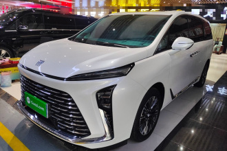 别克GL8 2025款 陆尊 尊享版