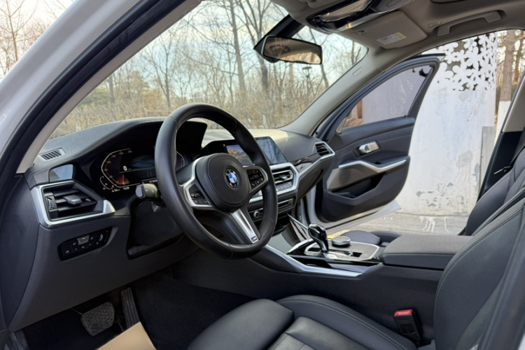 宝马3系 2020款 320Li M运动套装中控内饰7006