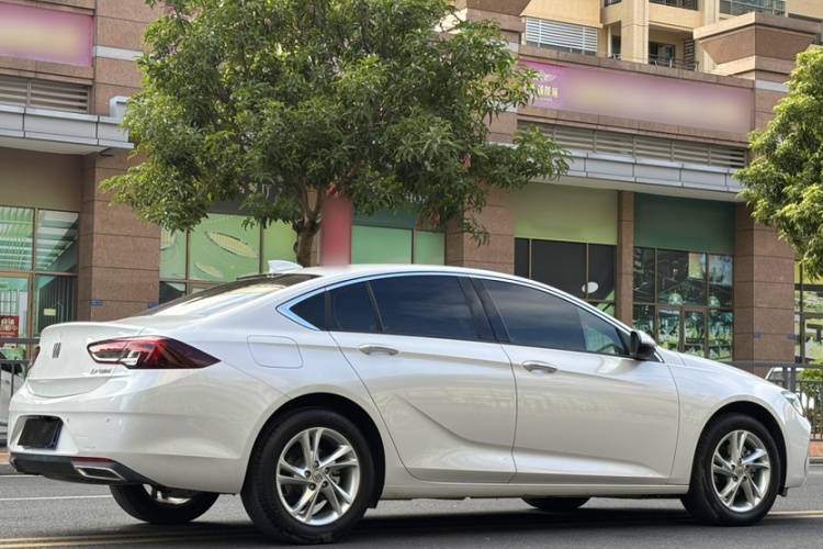 别克 君威 2024款 25T 超享版车身外观6006