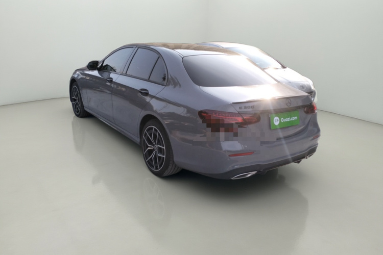 奔驰E级(进口) 2021款 改款 E 300 运动版车身外观5