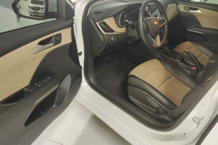 雪佛兰 科鲁泽 2020款 320 自动悦畅版中控内饰20