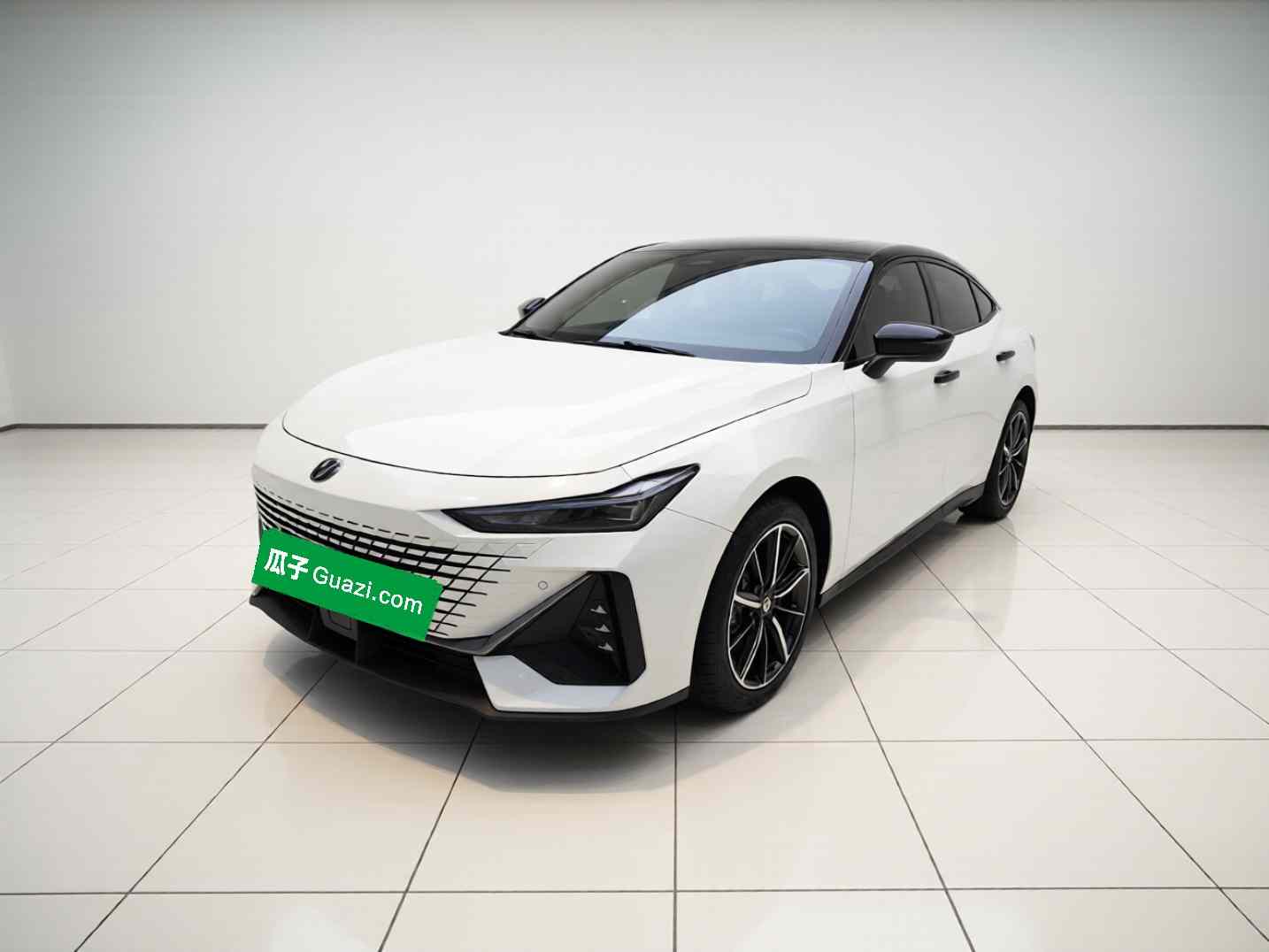 长安UNI-V 2023款 1.5T 尊贵型(2)