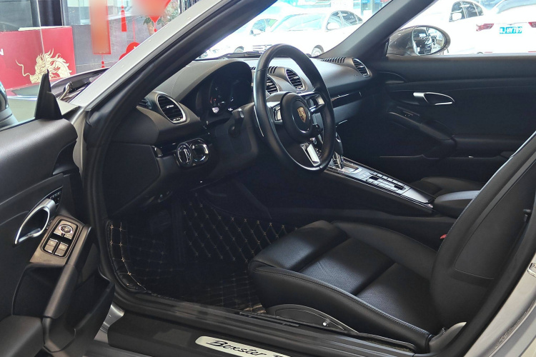 保时捷718 2019款 Boxster T 2.0T中控内饰7006