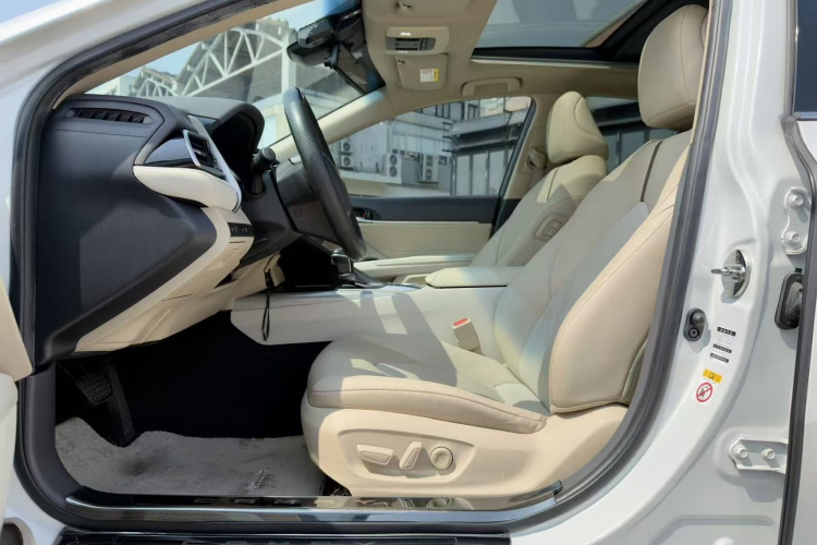 丰田 凯美瑞 2018款 双擎 2.5HG 豪华版中控内饰7001