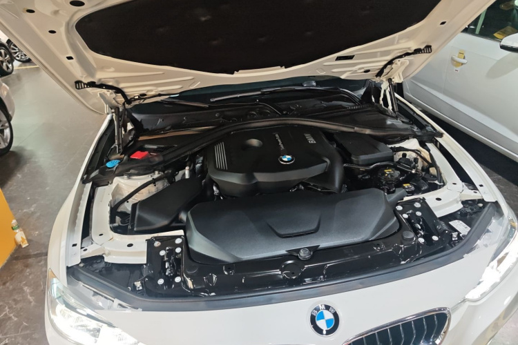 宝马3系 2017款 320Li M运动型机舱底盘24