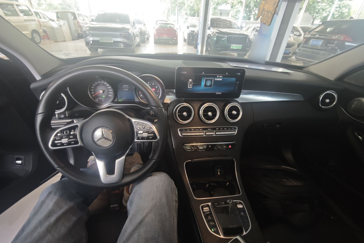 奔驰C级 2019款 C 260 L 运动版中控内饰7002