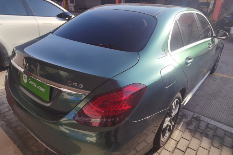 奔驰C级 2019款 C 260 L 运动版车身外观7