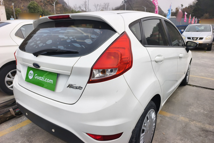 福特 嘉年华 2013款 两厢 1.5L 手动风尚型车身外观6005