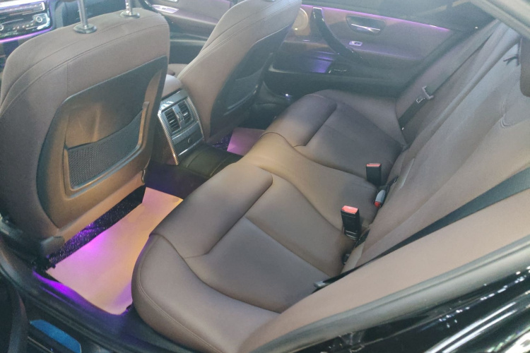 宝马3系 2018款 320Li 领先型M运动套装中控内饰21